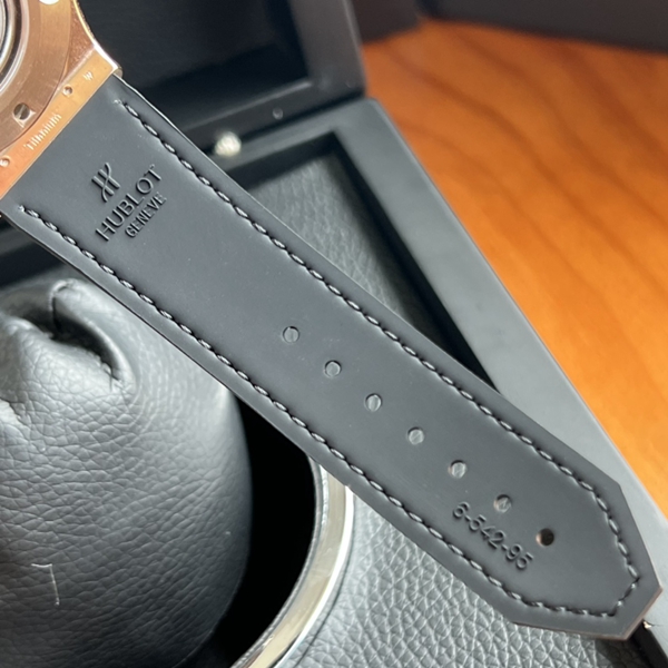 ウブロコピー時計角部分ディテール